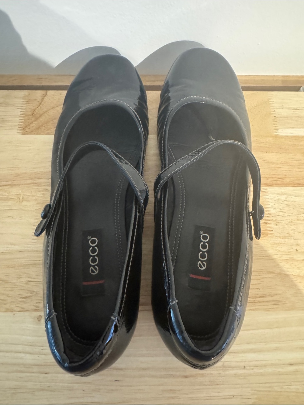 Ecco Black Leather Mary Jane Flats with Strap